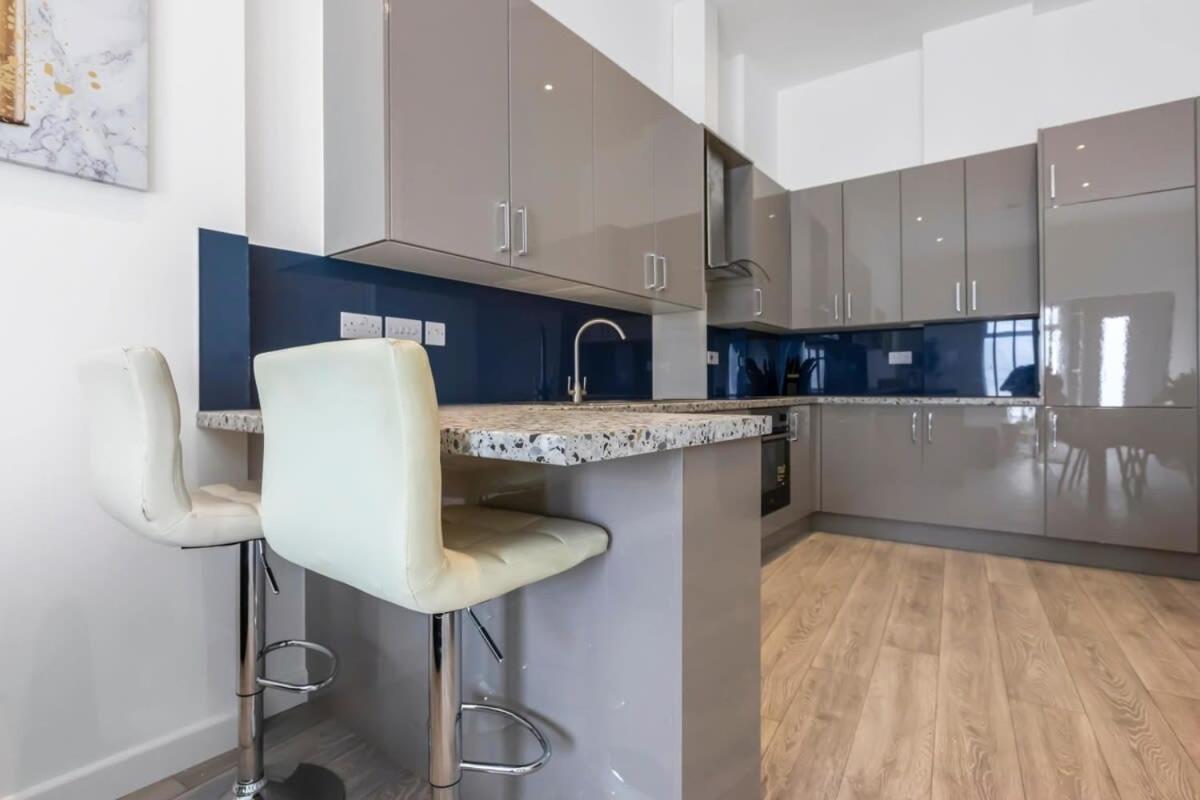 Lovely 1 Bedroom Apartment In Central Woking Exteriör bild