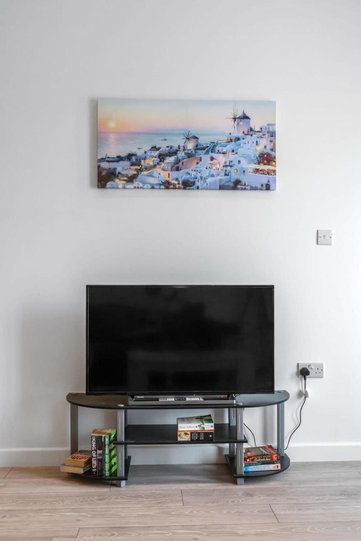 Lovely 1 Bedroom Apartment In Central Woking Exteriör bild