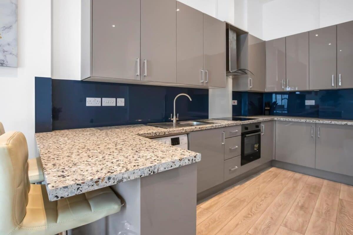 Lovely 1 Bedroom Apartment In Central Woking Exteriör bild